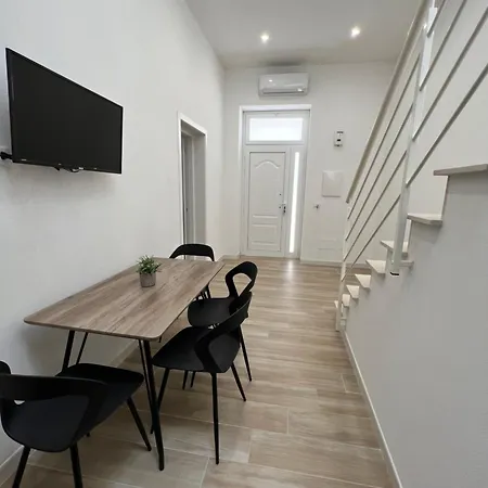 Semesterbostad Sciantusa Avola